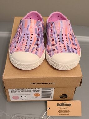 Native Kids Jefferson Slip-On Sneakers in Pink and Purple Swirl